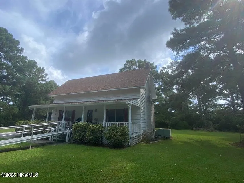 166 Lake Road Beaufort, NC 28516