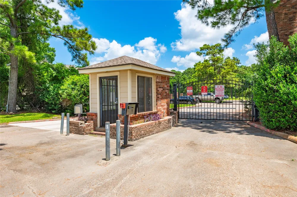 2501 Gulf Freeway #6A Dickinson, TX 77539