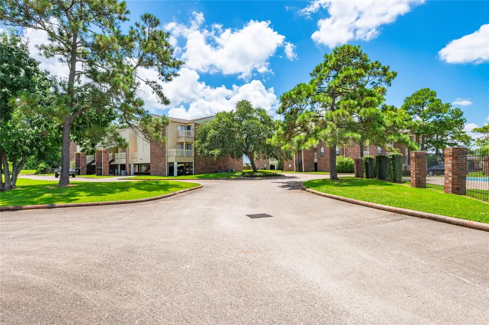 2501 Gulf Freeway #6A Dickinson, TX 77539