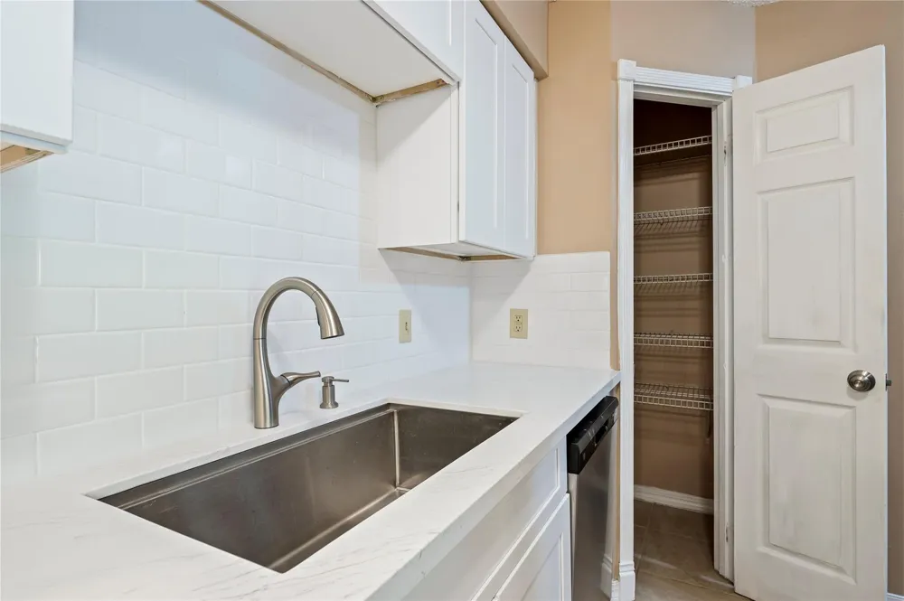 2501 Gulf Freeway #6A Dickinson, TX 77539