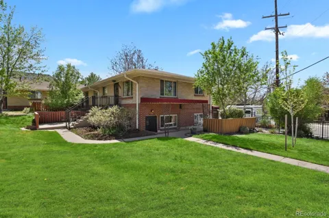 3290 W Fairview Place