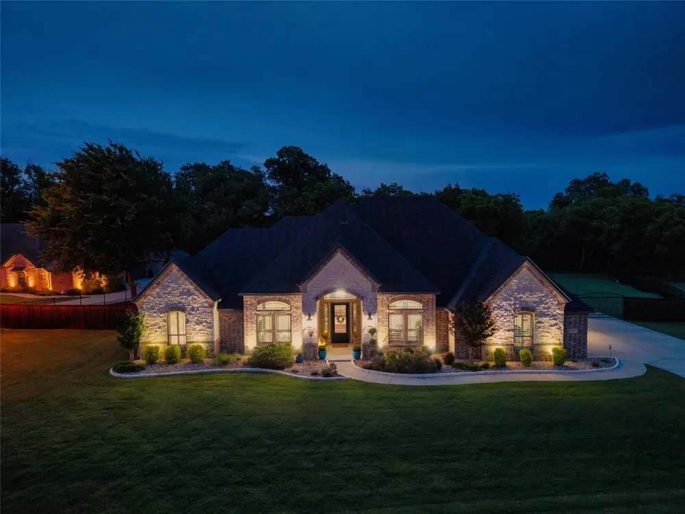 7211 Dillon Circle Midlothian, TX 76065