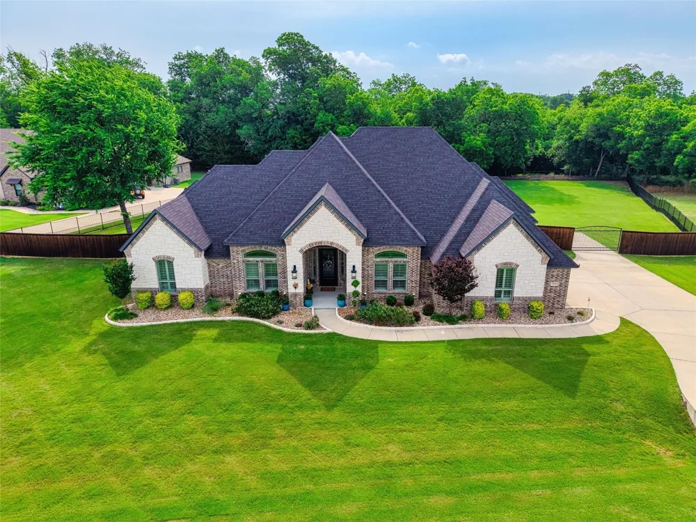 7211 Dillon Circle Midlothian, TX 76065