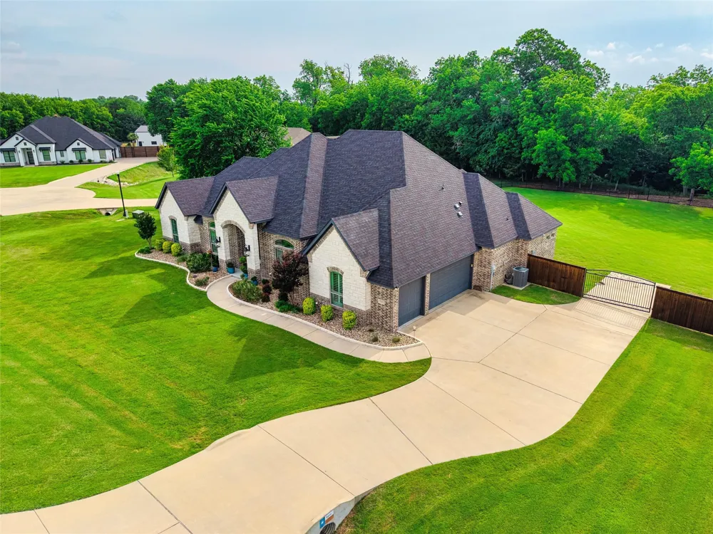 7211 Dillon Circle Midlothian, TX 76065