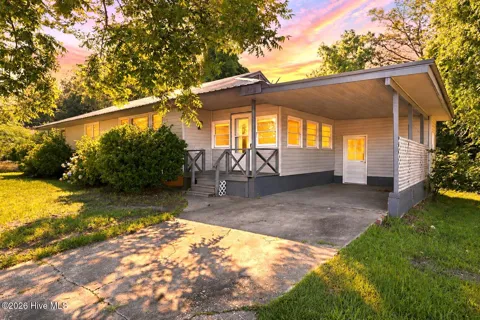 1002 River Street