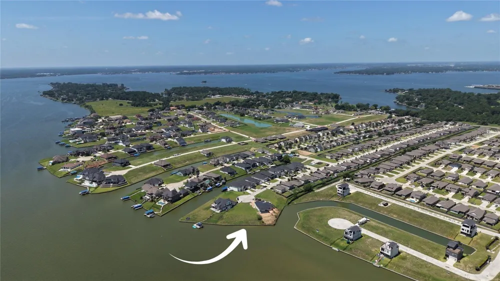 11000 Lake Mist Lane Willis, TX 77318