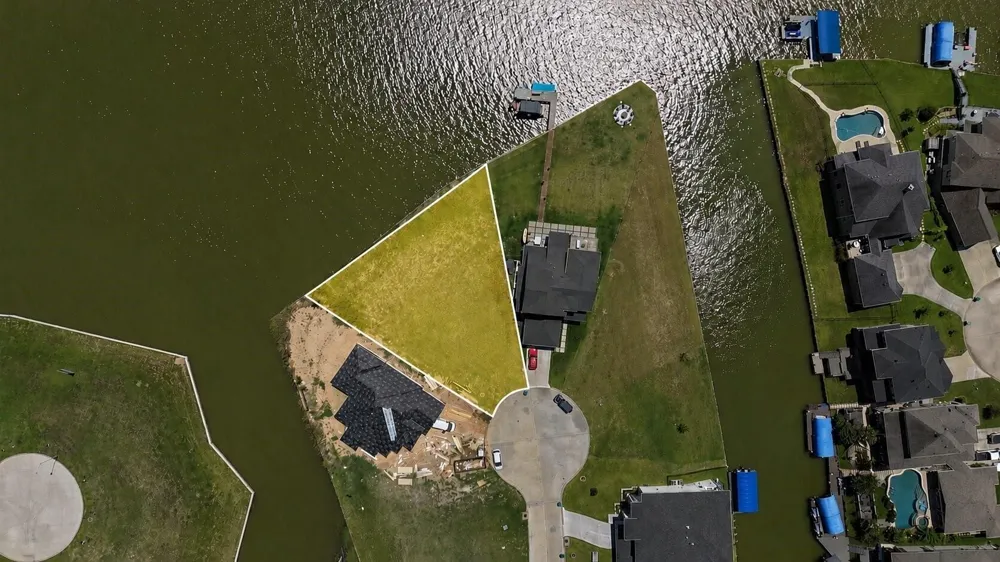 11000 Lake Mist Lane Willis, TX 77318