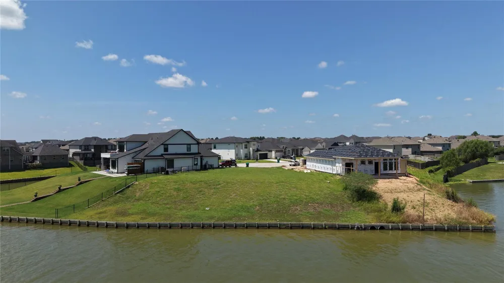 11000 Lake Mist Lane Willis, TX 77318