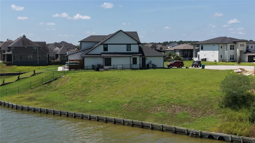 11000 Lake Mist Lane Willis, TX 77318