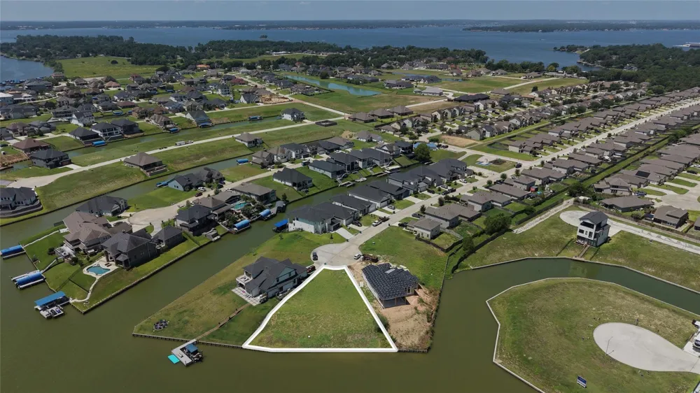 11000 Lake Mist Lane Willis, TX 77318