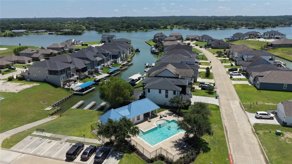 11000 Lake Mist Lane Willis, TX 77318