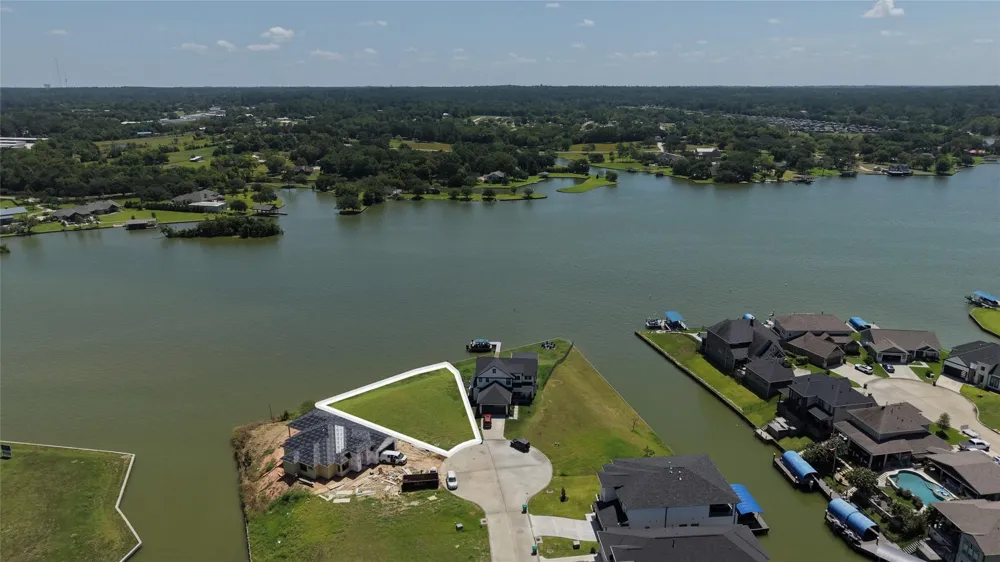 11000 Lake Mist Lane Willis, TX 77318
