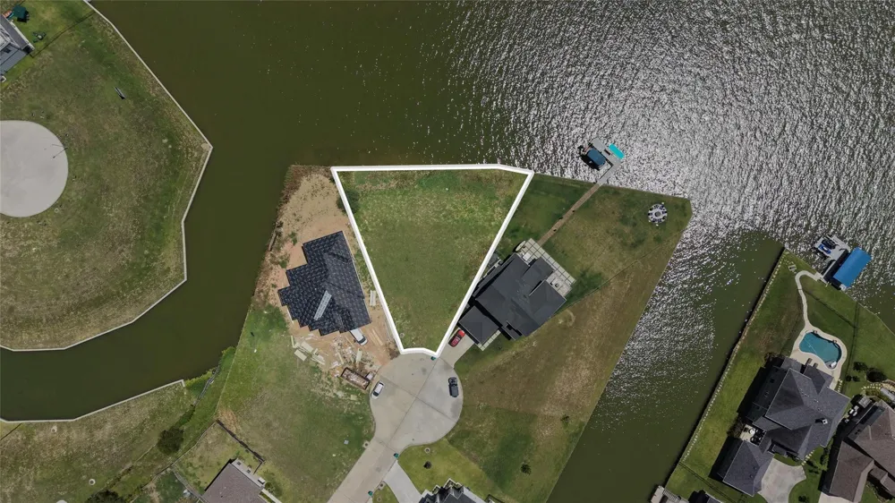 11000 Lake Mist Lane Willis, TX 77318