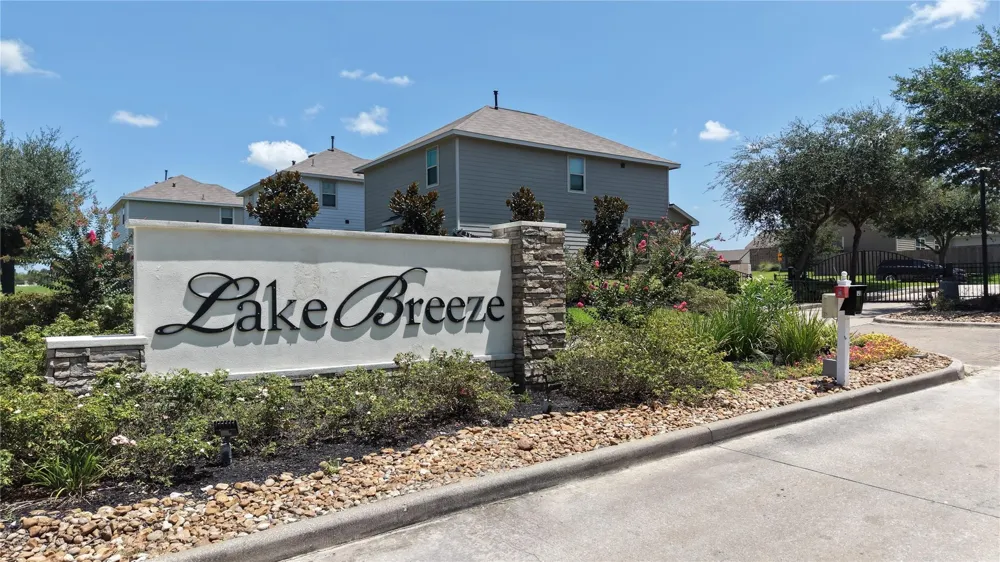 11000 Lake Mist Lane Willis, TX 77318