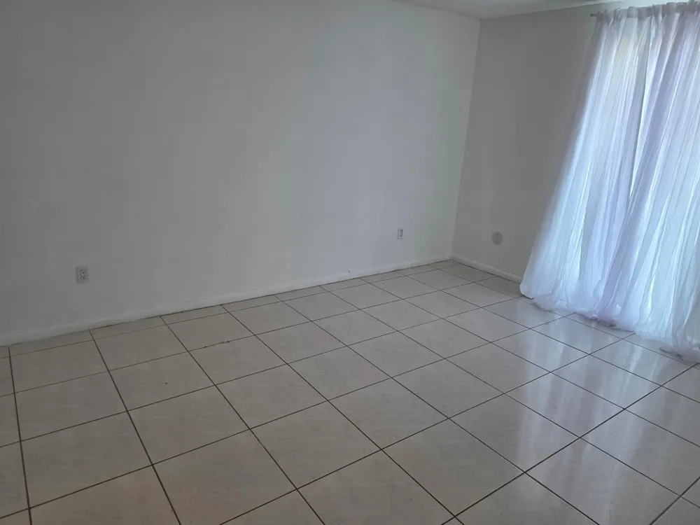 661 UNIVERSITY DRIVE #1-104 Pembroke Pines, FL 33024
