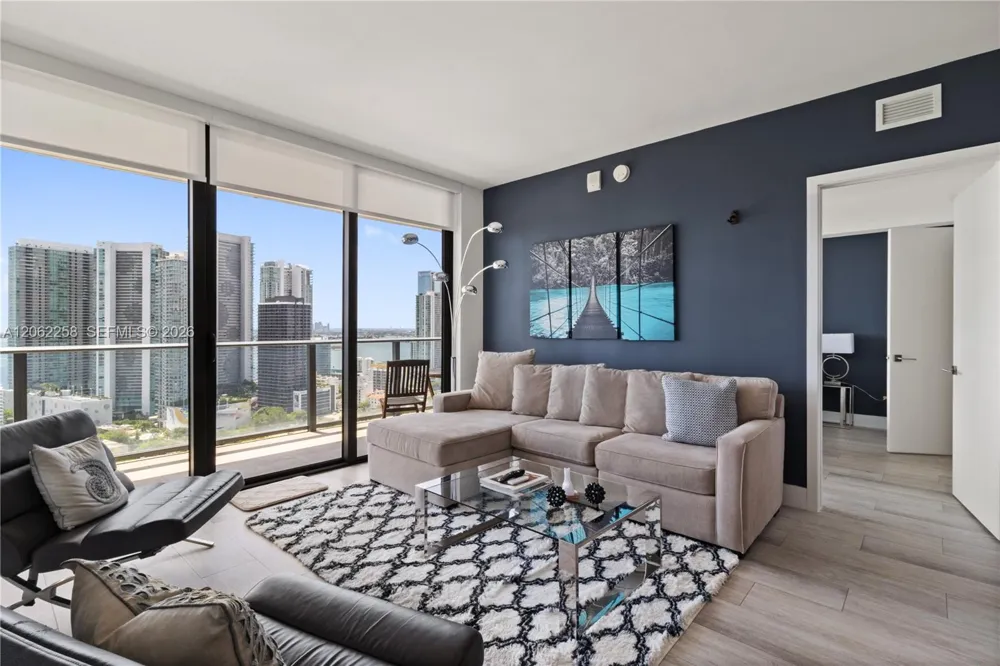 121 NE 34th St #2807 Miami, FL 33137