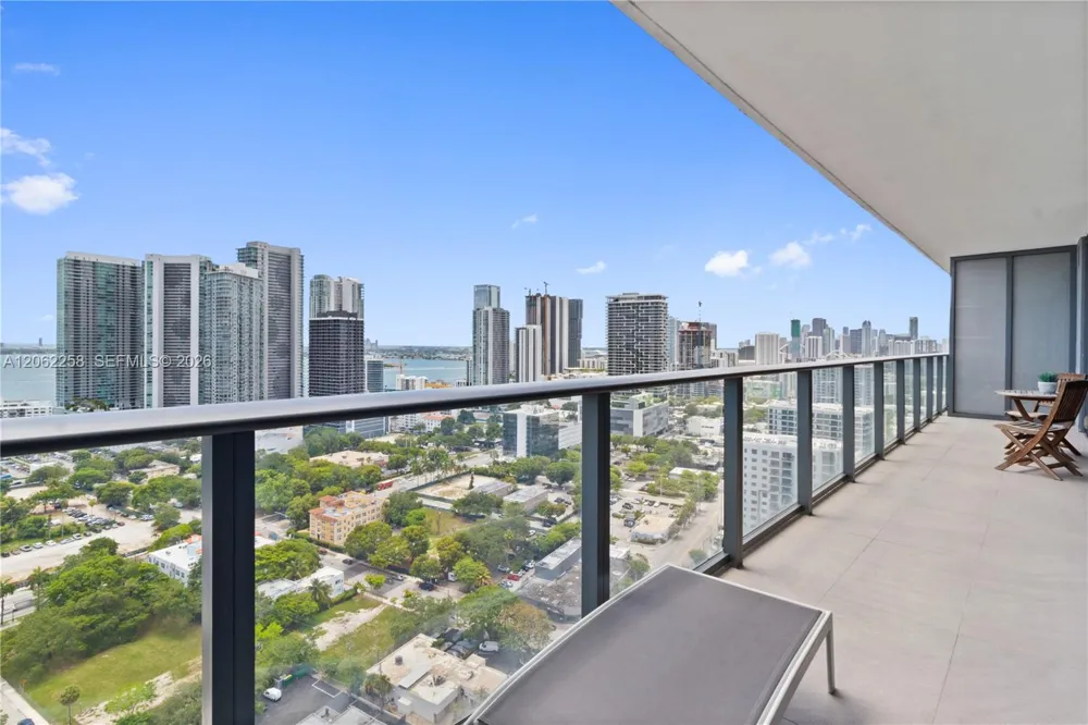 121 NE 34th St #2807 Miami, FL 33137