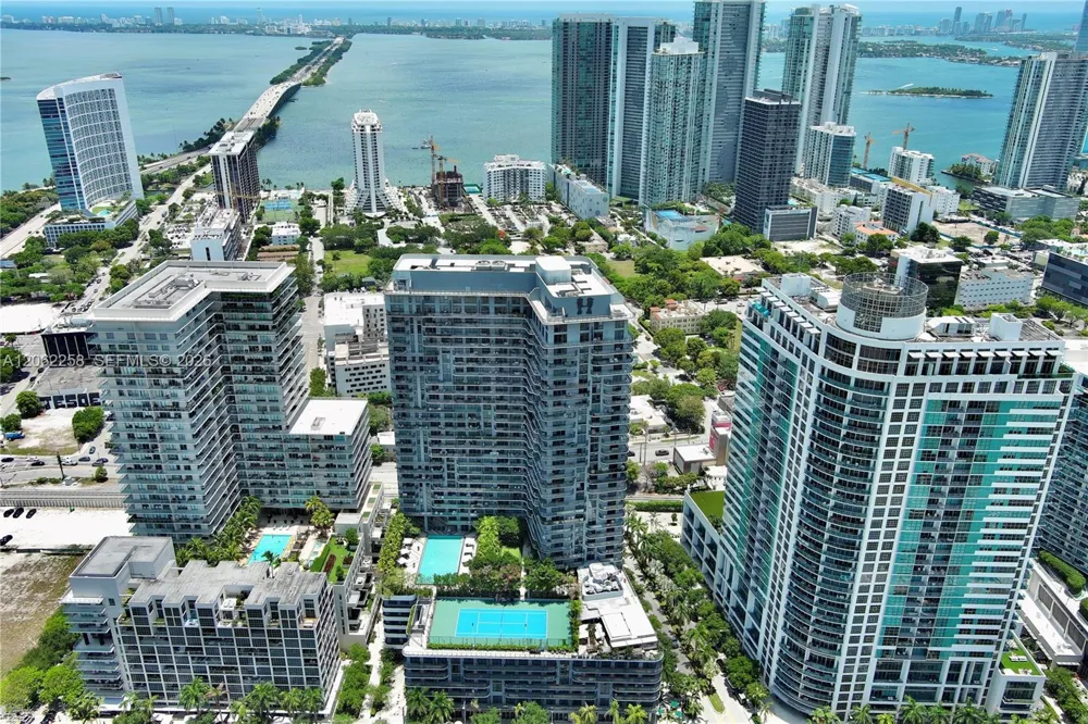 121 NE 34th St #2807 Miami, FL 33137