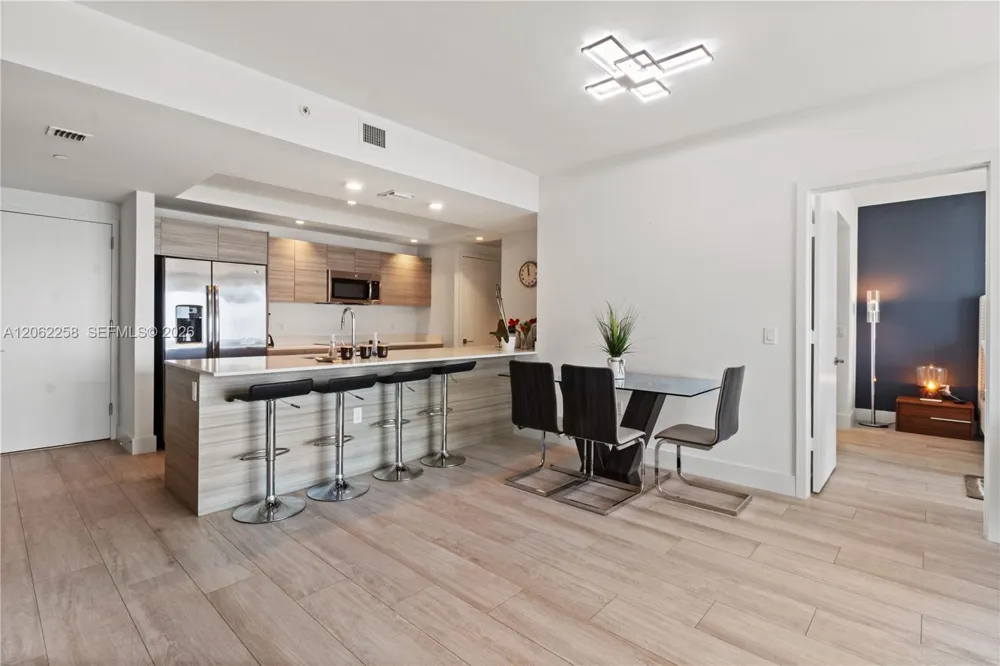 121 NE 34th St #2807 Miami, FL 33137