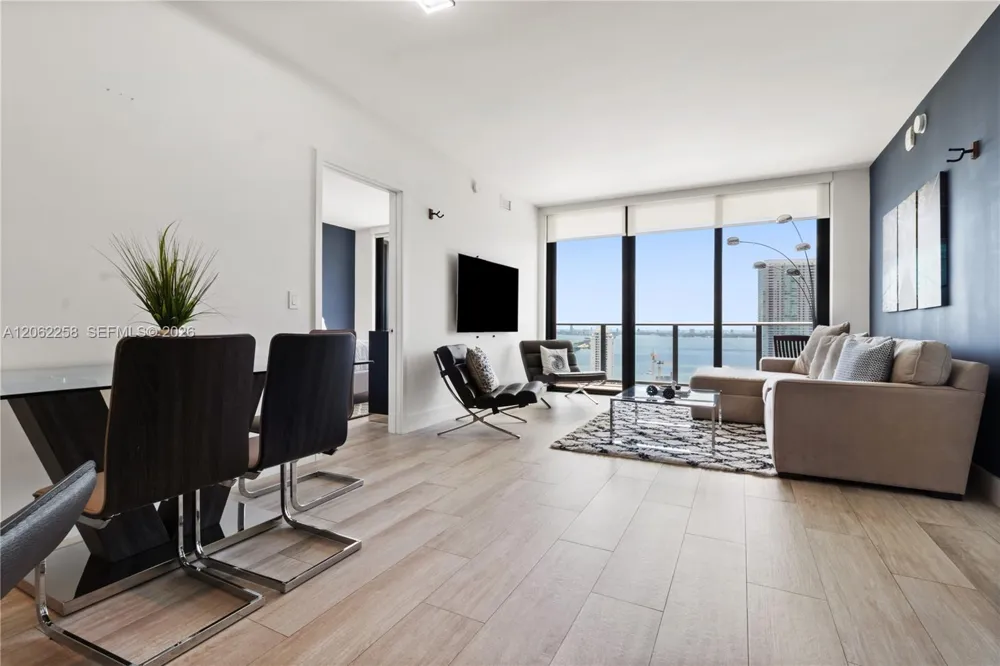 121 NE 34th St #2807 Miami, FL 33137