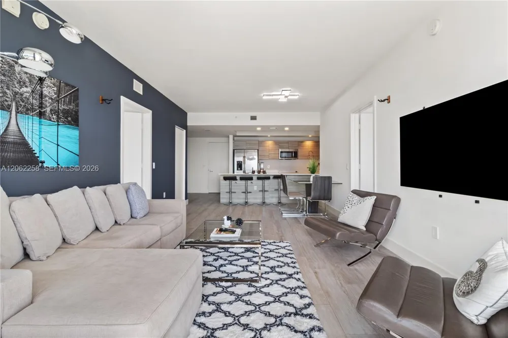 121 NE 34th St #2807 Miami, FL 33137