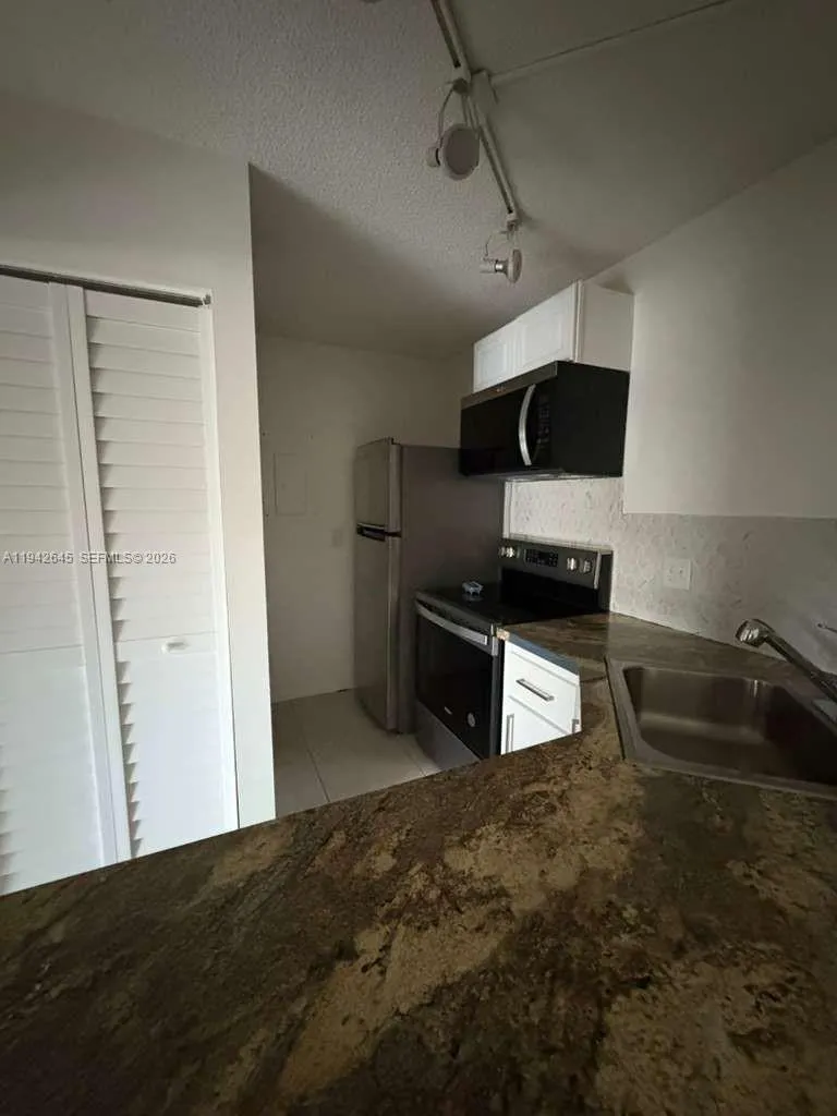 623 Sea Pine Way #C1 Green Acres, FL 33415