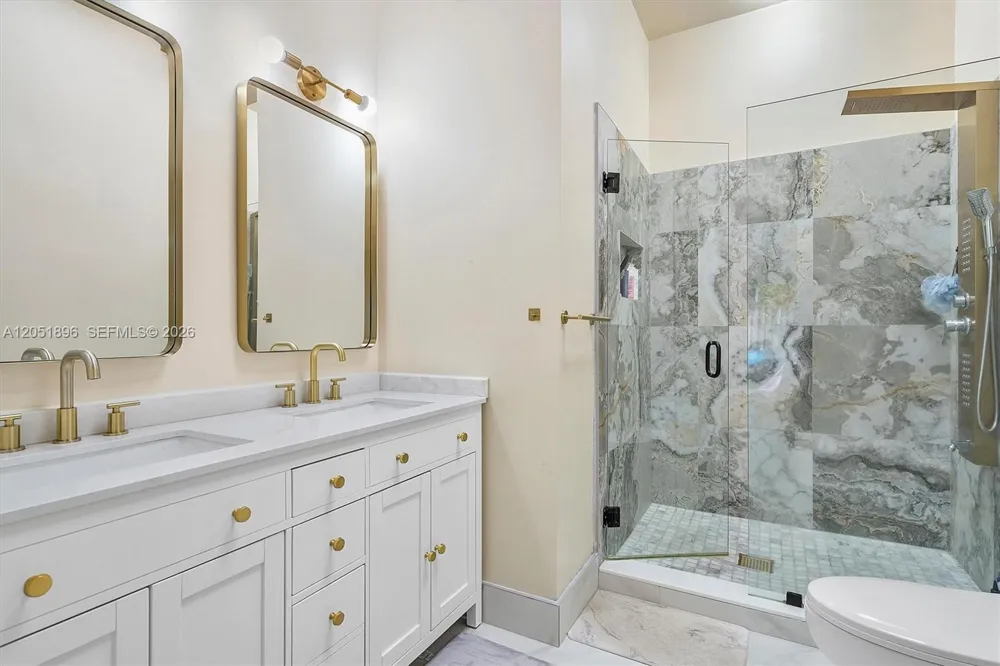 2707 S Parkview Dr Hallandale Beach, FL 33009