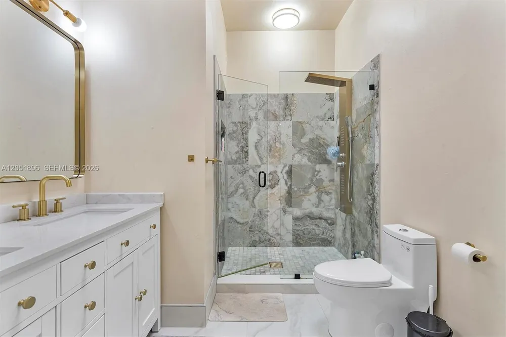 2707 S Parkview Dr Hallandale Beach, FL 33009