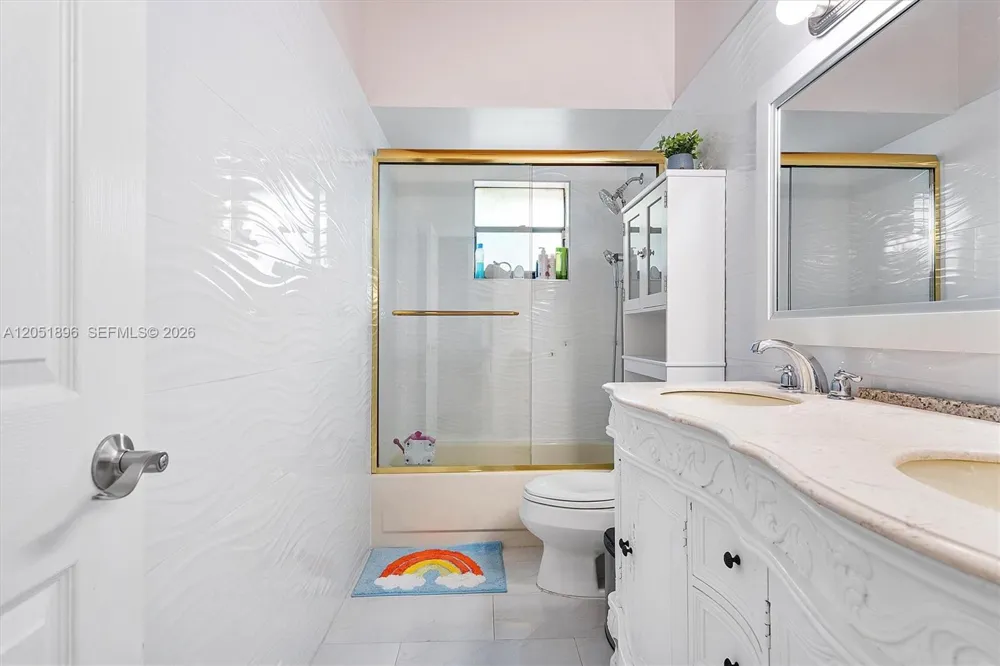 2707 S Parkview Dr Hallandale Beach, FL 33009