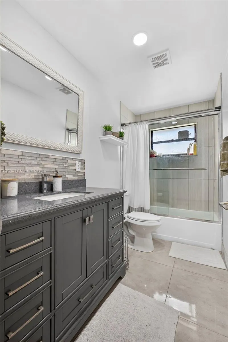 100 Miramar Ave Royal Palm Beach, FL 33411