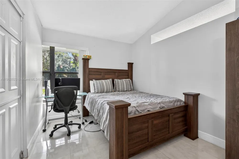 100 Miramar Ave Royal Palm Beach, FL 33411