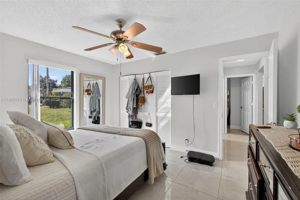 100 Miramar Ave Royal Palm Beach, FL 33411