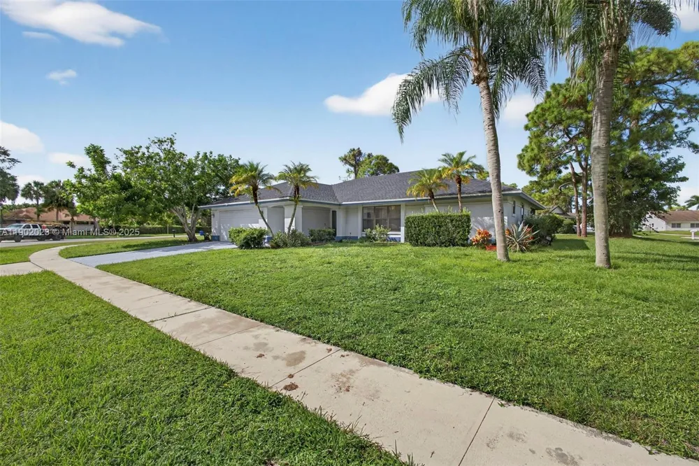100 Miramar Ave Royal Palm Beach, FL 33411