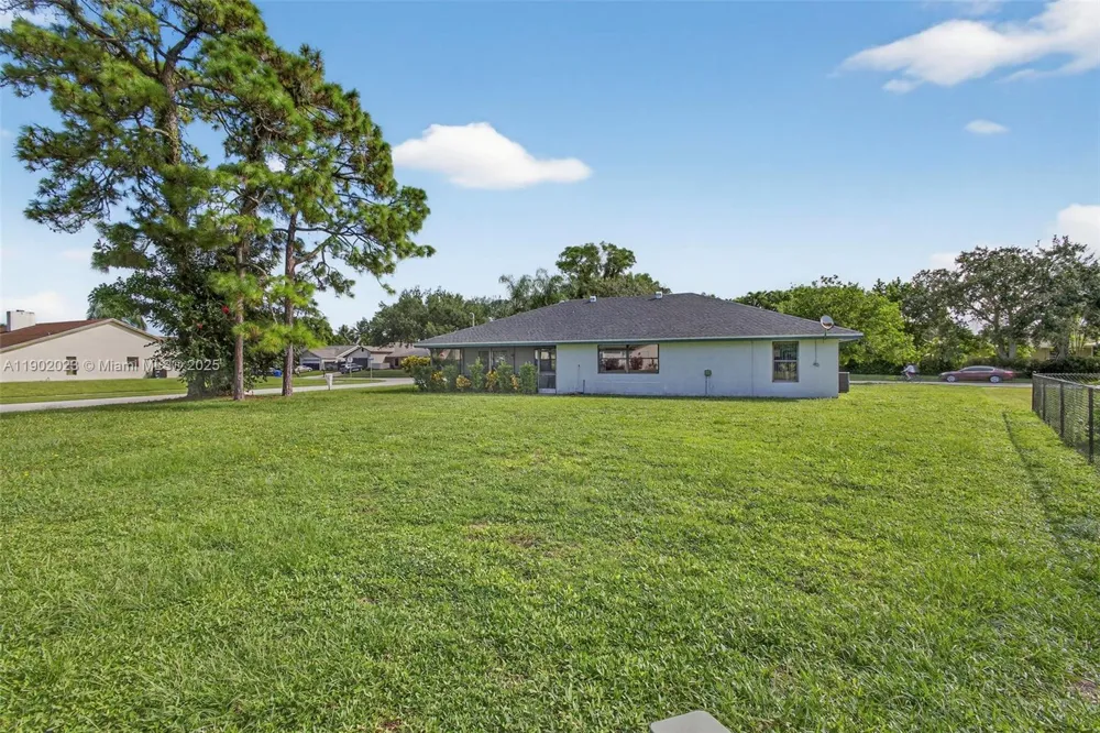 100 Miramar Ave Royal Palm Beach, FL 33411