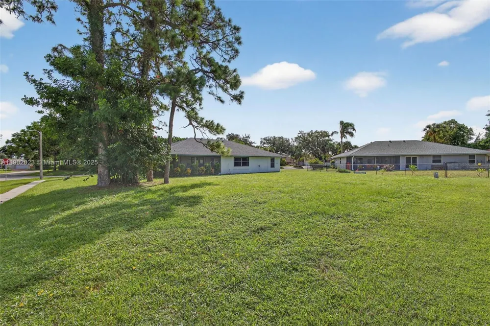 100 Miramar Ave Royal Palm Beach, FL 33411