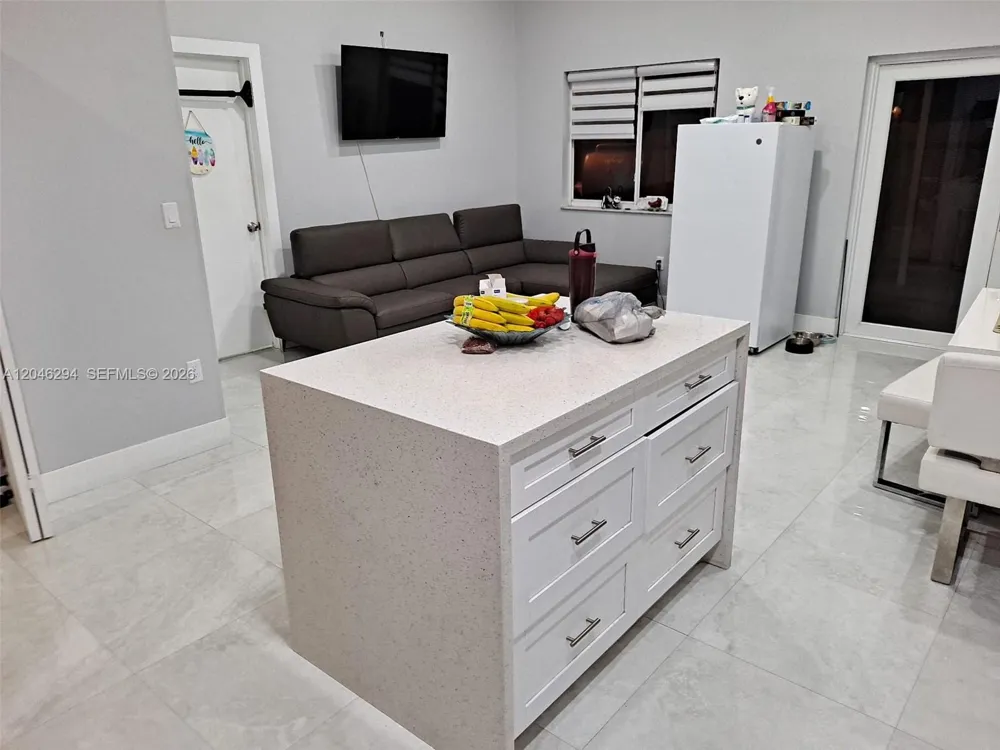 8814 NW 109th Ter Hialeah Gardens, FL 33018
