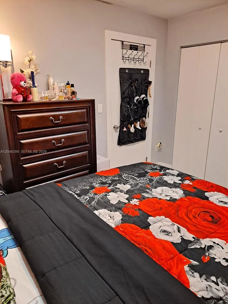 8814 NW 109th Ter Hialeah Gardens, FL 33018