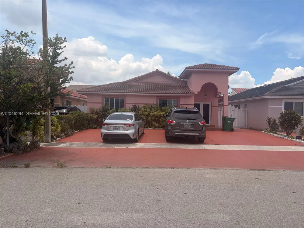 8814 NW 109th Ter Hialeah Gardens, FL 33018
