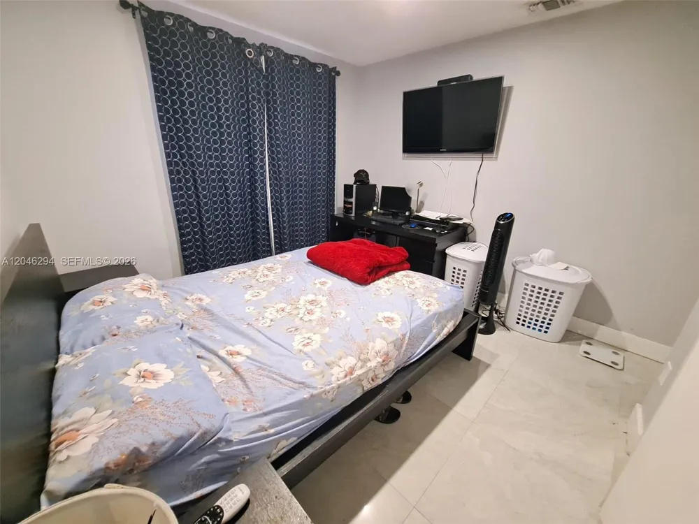 8814 NW 109th Ter Hialeah Gardens, FL 33018