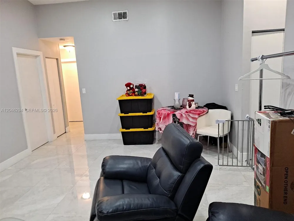 8814 NW 109th Ter Hialeah Gardens, FL 33018