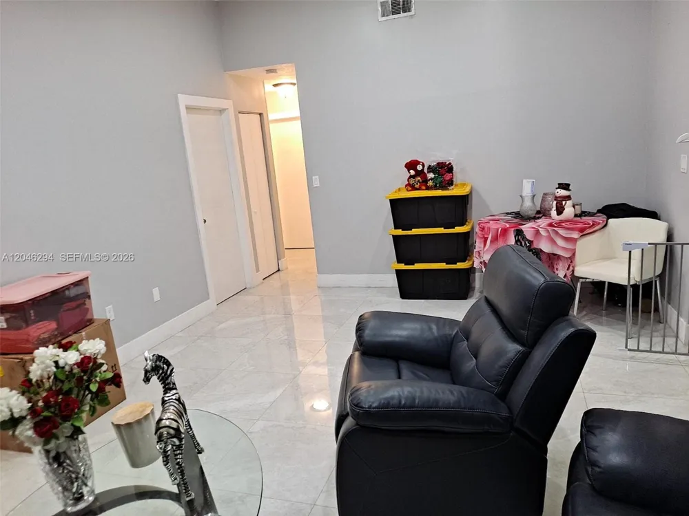8814 NW 109th Ter Hialeah Gardens, FL 33018