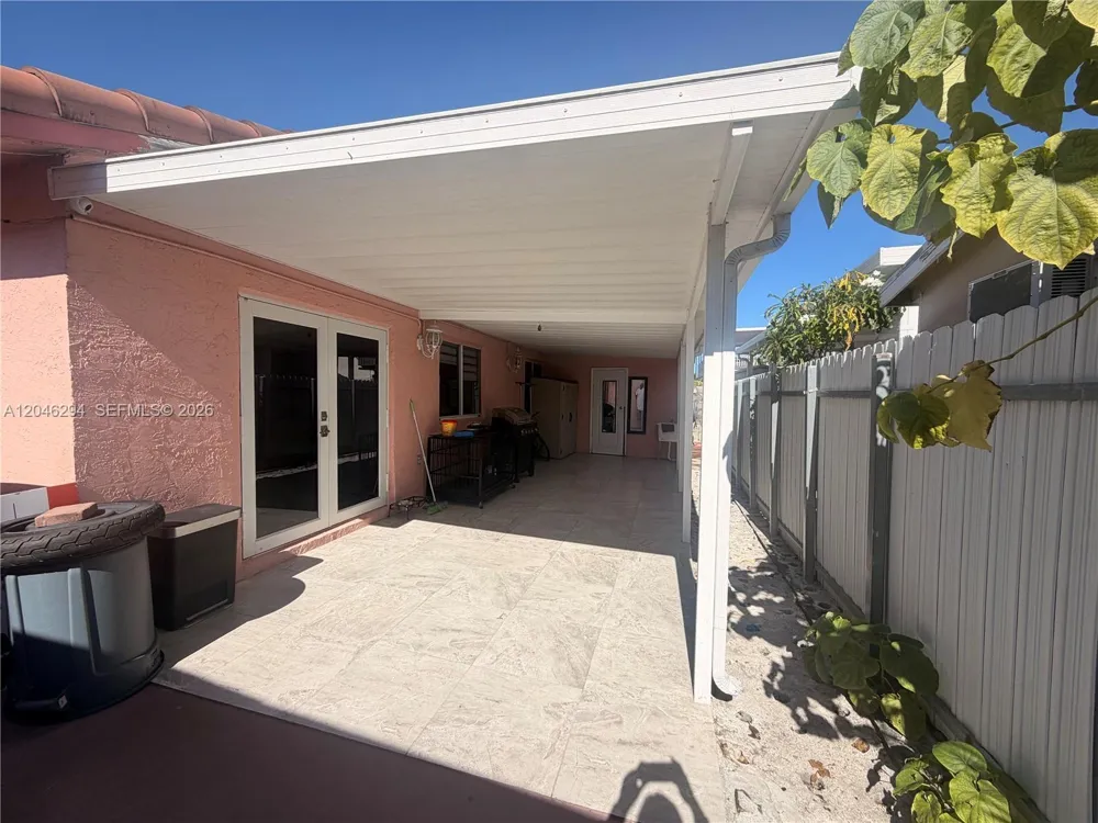8814 NW 109th Ter Hialeah Gardens, FL 33018