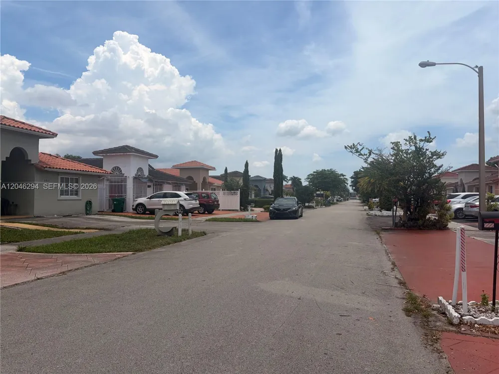 8814 NW 109th Ter Hialeah Gardens, FL 33018