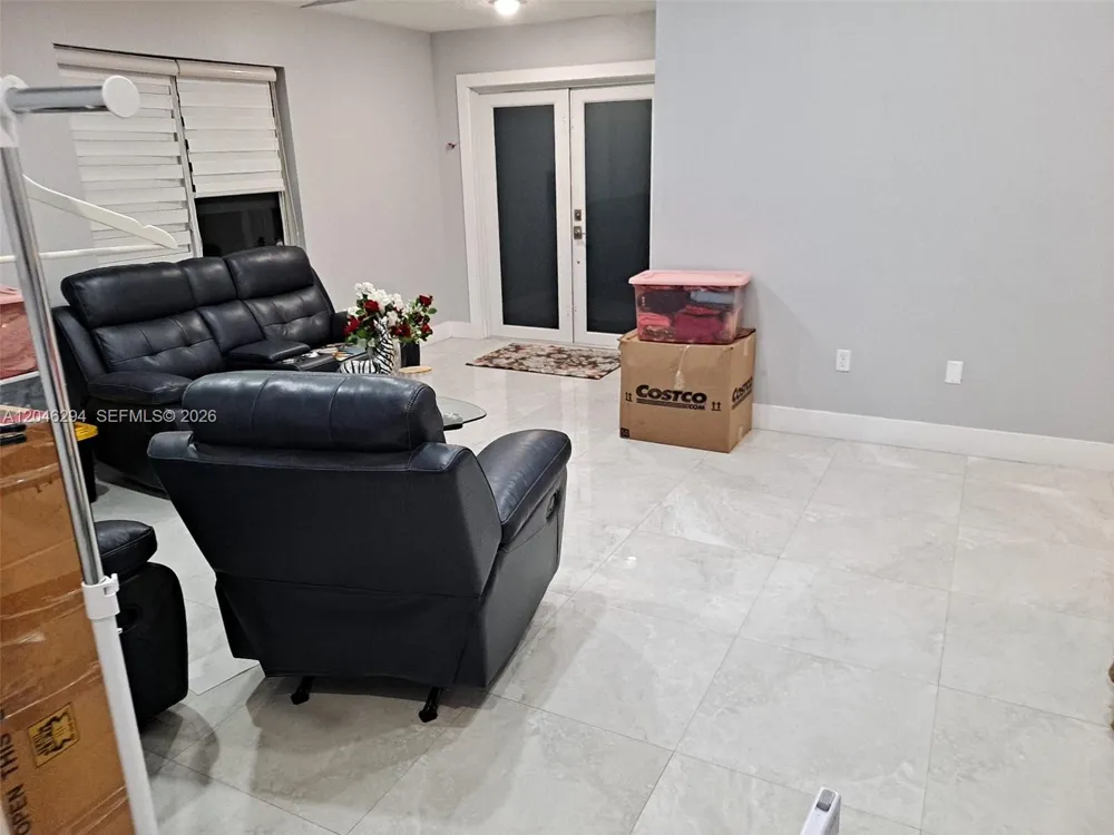 8814 NW 109th Ter Hialeah Gardens, FL 33018