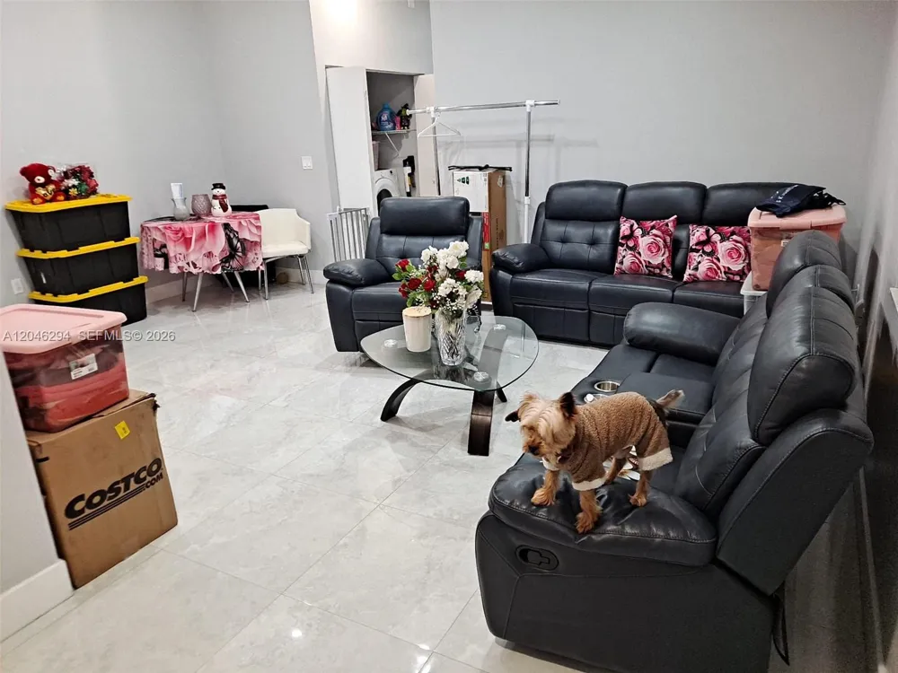 8814 NW 109th Ter Hialeah Gardens, FL 33018