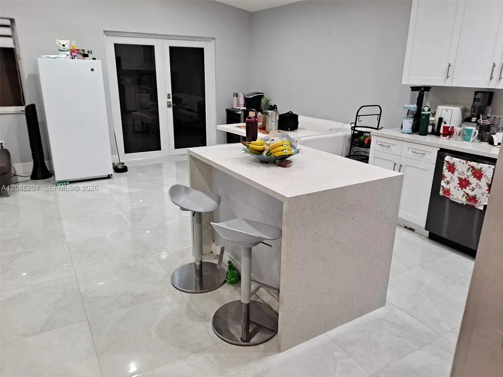8814 NW 109th Ter Hialeah Gardens, FL 33018