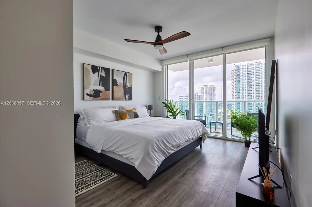 31 SE 5th St #3201 Miami, FL 33131