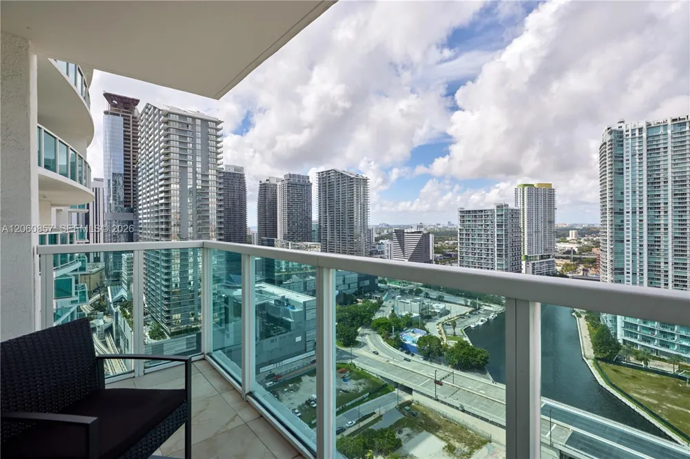 31 SE 5th St #3201 Miami, FL 33131