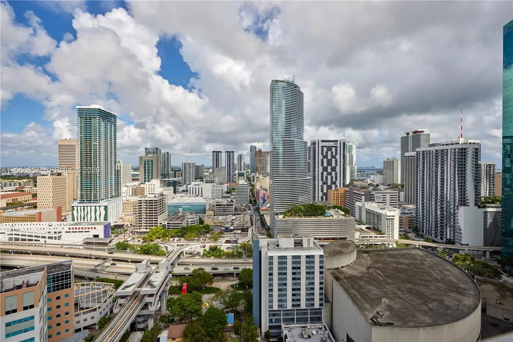 31 SE 5th St #3201 Miami, FL 33131