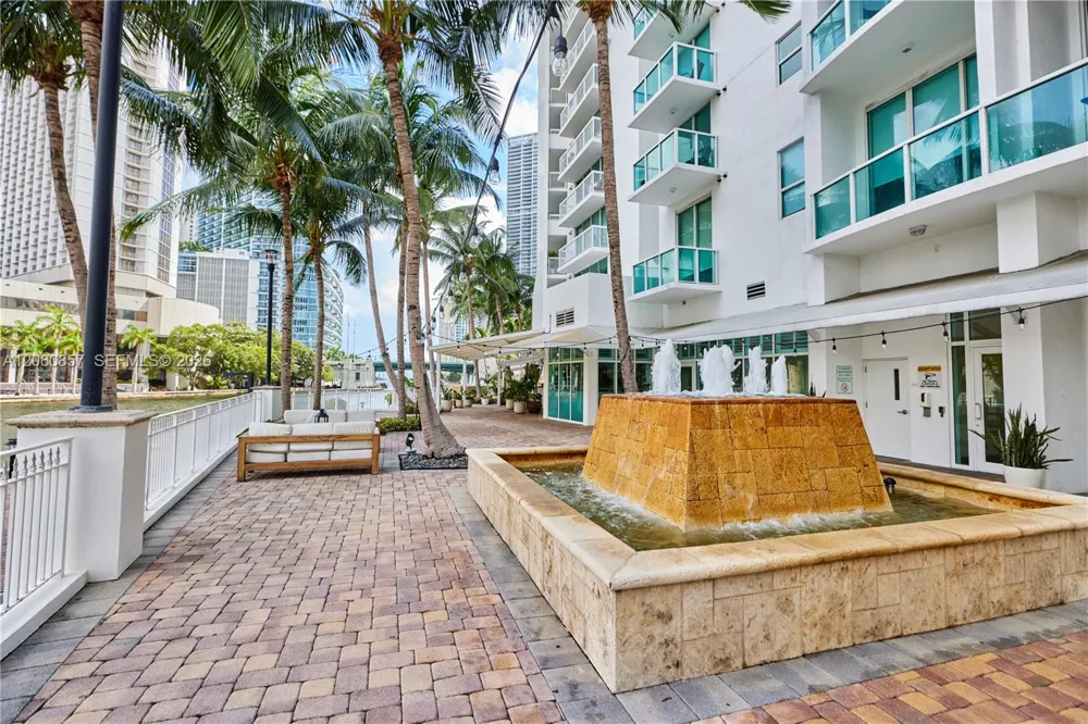 31 SE 5th St #3201 Miami, FL 33131